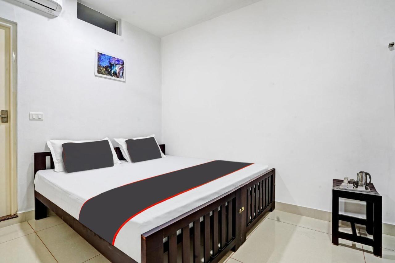 Collection O White House Pearl Otel Kochi Dış mekan fotoğraf